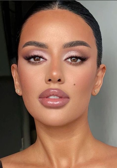 30th Birthday Makeup Ideas, Makeup Looks On Brown Skin, Red Carpet Makeup Looks, Pink Soft Glam, Professional Makeup Looks, Trending Makeup Looks, Pink Dress Makeup, Pink Makeup Looks, How To Make Up