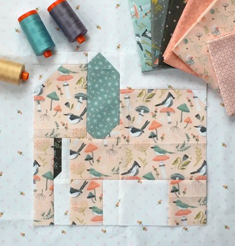 Elephant Quilt Block, Elephant Quilts, Elephant Quilts Pattern, Free Quilt Tutorials, Elephant Quilt, Elephant Applique, Scrap Quilt Patterns, Animal Quilts, Memory Quilt