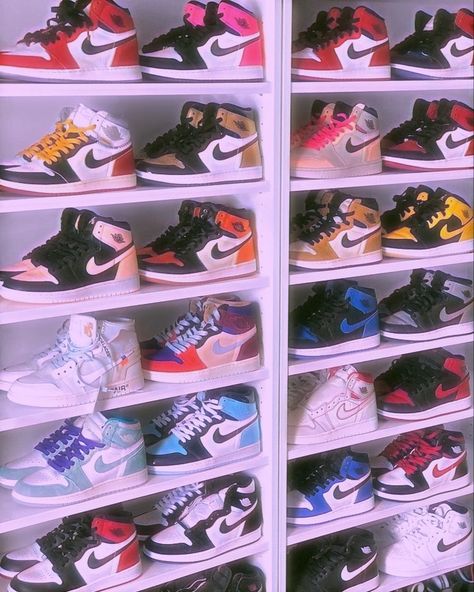 Aesthetic Sneaker Pictures, Nike Air Jordans Aesthetic, Jordan Core Aesthetic, Jordan 1s Aesthetic, Jordan Core, Nike Core, Jordans Aesthetic, Nike Aesthetic, Summer Songs Playlist