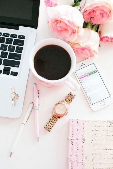 Kate Spade Office, Wedding Planning Apps, Tout Rose, Pastel Decor, Blogger Tips, Workspace Design, Glam Decor, Fall Inspiration, Desk Space