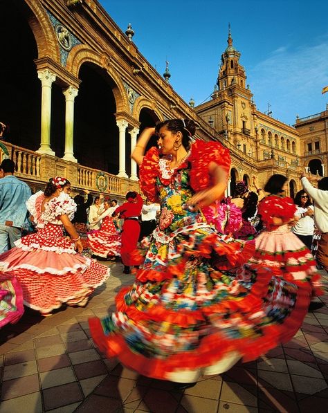 Flemenco street dancers in Spain. Sevilla Spain, Flamenco Dancing, Spanish Culture, Flamenco Dancers, Seville Spain, Spain And Portugal, A Whole New World, Cadiz, People Of The World