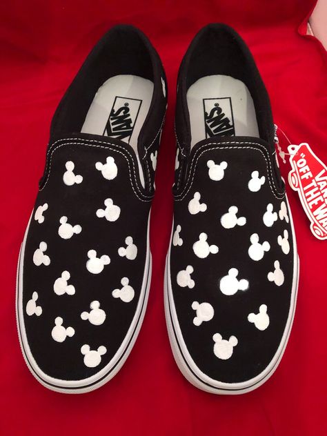 Painted Disney Shoes, Minnie Shoes, Disney Painted Shoes, Mickey Mouse Shoes, Halloween Shoes, Kids Wedding, Disney Shoes, Personalized Shoes, Shoes Converse