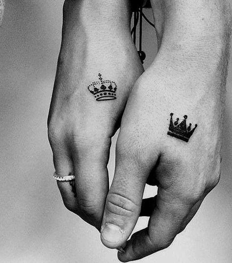 Couples Music Tattoos, Couple Tattoos Unique Meaningful, Best Couple Tattoos, Alphabet Tattoo Designs, Rose Tattoos For Women, Crown Tattoo Design, Couple Tattoos Unique, Tattoos Unique, Queen Tattoo