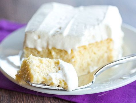 Tres Leches Cake Cake Mix Tres Leches Cake Recipe, Easy Delicious Desserts, Cake Brown, Leche Cake, Brown Eyed Baker, French Vanilla Cake, Tres Leches Cake Recipe, Cookie Crunch, Milk Dessert