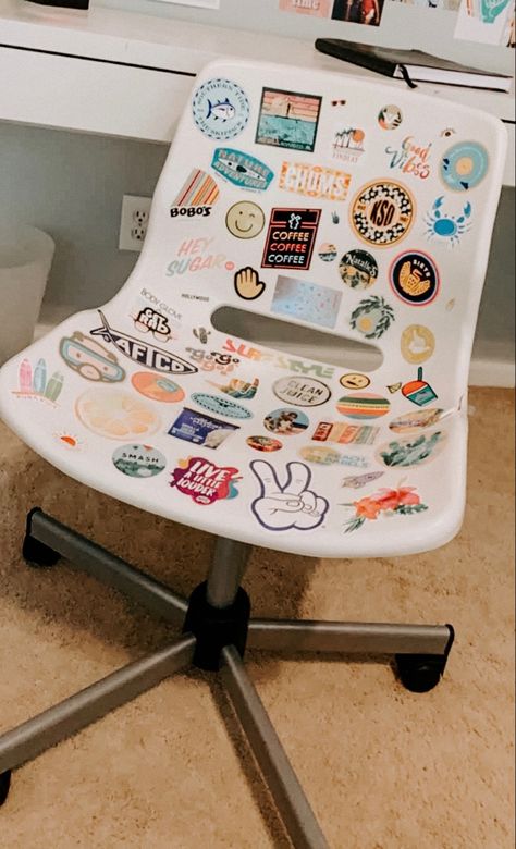 Clear Sticker Chair, Cool Desk Chairs For Bedrooms, Clear Chair With Stickers, Asthetic Desk Chair, Visco Room Ideas, Stickers On Desk, Preppy Desk Chair, Desk Chairs For Bedroom Aesthetic, Vsco Room Ideas Aesthetic