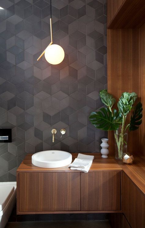 Charcoal tile perfection, woodgrain and white details - bathroom inspiration Small Bathroom Tile Ideas, Bathroom Colour, Bathroom Tile Inspiration, Ideas Baños, Bathroom Interior Design Modern, Small Bathroom Tiles, Modern Small Bathrooms, Mid Century Modern Bathroom, Modern Bathroom Tile