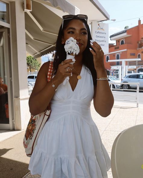 summer in italy , 1983 Solange Outfit Aesthetic, Italy Outfits Black Women, Capetown Outfit, Italy Ootd, Vineyard Outfit, Italy 1983, Summer In Italy, Life Pics, Summer Poses