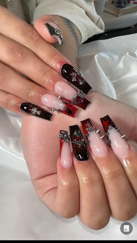 #rednails #bluenails #greynails #goldnails #blacknails #pinknails #newnails #bluenails #rednails #longnails Grunge Nail Art, Sliver Nails, Unique Manicure, Gothic Nails, Grunge Nails, Y2k Nails, Black Nail Designs, Black Nail, Short Nail Designs