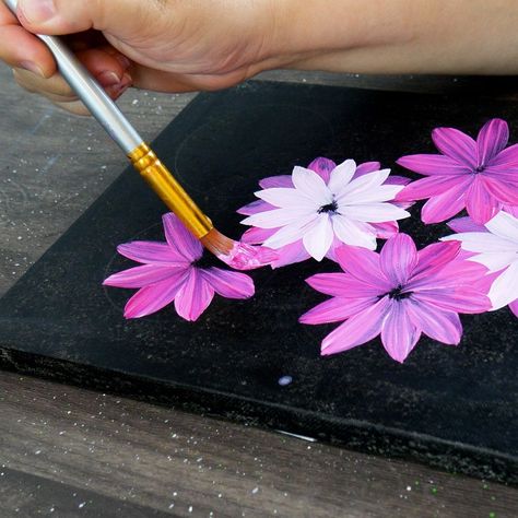 SO BEAUTIFUL Flowers ART 🌺 Acrylic Painting | art, drawing, work of art, art of painting | SO BEAUTIFUL Flowers ART 🌺 Acrylic Painting #art #easy #flowers #satisfyingvideo #painting #artwork #paintingart #artistic #acrylic ##daisy #easydiy... | By Paintify Easy Flowers, Paint Flowers, Acrylic Painting Techniques, Art Easy, Flowers Art, Satisfying Video, Art Acrylic, Crafty Stuff, Painting Art