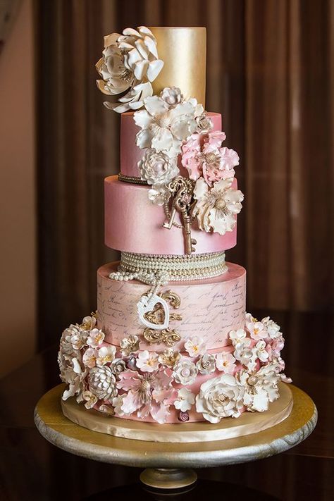 Super Torte, Spring Wedding Cake, Quinceanera Cakes, Amazing Wedding Cakes, Gorgeous Wedding Cake, Engagement Cakes, Gold Wedding Cake, Dream Cake, Elegant Wedding Cakes