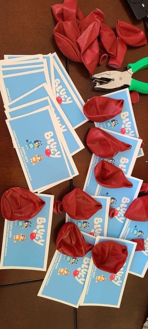 Bluey birthday games Bluey Birthday Party Gift Bags, Bluey Dessert Table Setup, Bluey Valentines Ideas, Diy Bluey Cutouts, Bingo From Bluey Birthday Party Theme, First Birthday Bluey Theme, Bluey Gift Bags, Bluey Birthday Goodie Bags, Keepy Uppy Printable Bluey