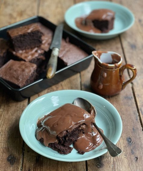 School Chocolate Sponge & Chocolate Custard - Lavender and Lovage School Dinner Recipes, Light Chocolate Cake, Chocolate Concrete, Dinners Recipes, School Dinners, Chocolate Custard, Chocolate Sponge Cake, Chocolate Crunch, Heirloom Recipes