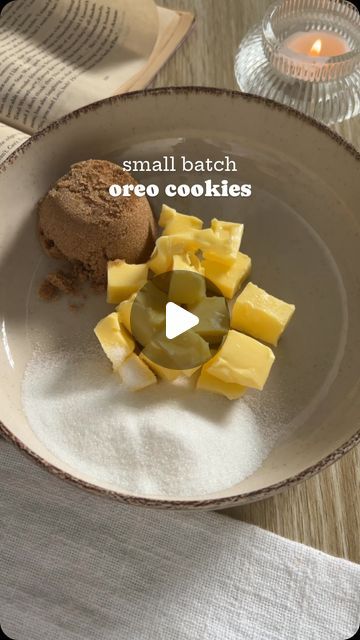 rachie on Instagram: "small batch oreo cookies 💘 

Cookies in cookies >>>> 
The easiest recipe that is ready in 20 mins, no chill time needed for these cuties 😮‍💨
 

All you need is:
🧈 1/4 cup softened butter 60g
✨ 1/4 cup brown sugar, 2 tablespoons white sugar
🥚 1 egg yolk 
🍦 1 teaspoon vanilla
🌾 1/2 cup plain flour
💖 1/4 teaspoon salt & baking soda
🍫 oreos and cookies and cream chocolate

To make, simply: 
1. Preheat your oven to 170C.
2. Whisk together your butter and sugar. Whisk in the egg yolk and vanilla. 
3. Add flour, salt and baking soda and fold.
4. Add your chocolate and oreos.
5. Place on baking tray, leave enough room!
6. Preheat oven to 170C. Bake for 11 mins.
7. Enjoy xo 
 
#smallbatch #easybaking #oreos #cookies #bakingtherapy" No Oven Cookies, Oreos Cookies, Chill Time, Baking Tray, Plain Flour, Oreo Cookies, Egg Yolk, 1 Egg, Cookies And Cream