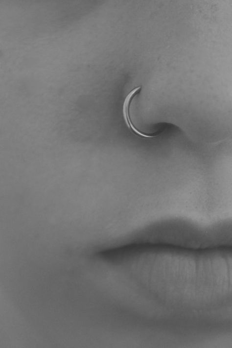 this is what I want..and maybe a lip piercing too? Nose Peircing, Perfect Nose, Cool Piercings, Cute Piercings, Nose Hoop, Body Piercings, Lip Piercing, Body Modifications, Nose Stud