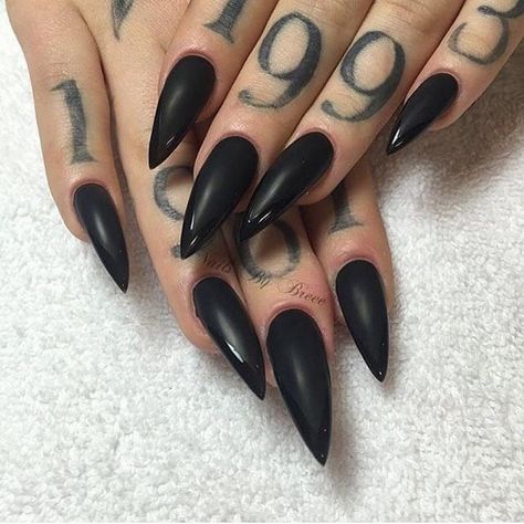 Witches & Cats on Instagram: “Photo by • @feralkill 📸@nailsbybreee • • • • • #witch #witchcraft #pagan #wicca #witchesofinstagram #witchy #wiccan #occult #witches #goth…” Black Stiletto Nails, Witchy Nails, Gothic Nails, Goth Nails, Stiletto Nails Designs, Nails Tumblr, Dream Nails, Stiletto Nails, Black Nails