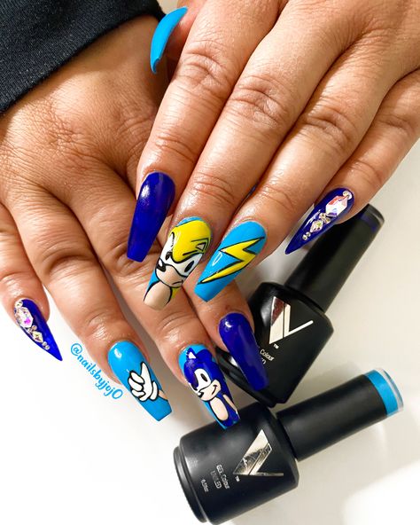 Sonic Nails Art, Sonic Nail Designs, Sonic The Hedgehog Nail Art, Sonic The Hedgehog Nails, Sonic Acrylic Nails, Cartoon Art Nails, Hedgehog Nails, Sonic Nails, Nail Training