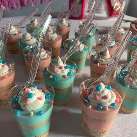 Gender Reveal Jello Cups, Gender Desserts, Whats Baking Gender Reveal Decor, Gender Reveal Treats Sweets, Gender Reveal Dessert Ideas, Gender Reveal Treats, Gender Reveal Food Ideas, Gender Reveal Dessert Table, Gender Reveal Dessert