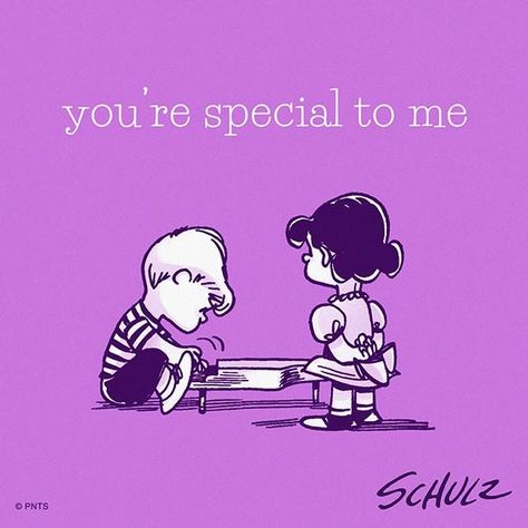 You're special to me 💜 Peanuts Party, Snoopy Comics, Lucy Van Pelt, Peanuts Comic Strip, Snoopy Wallpaper, Snoopy Quotes, Funny Pix, Snoopy Pictures, The Peanuts