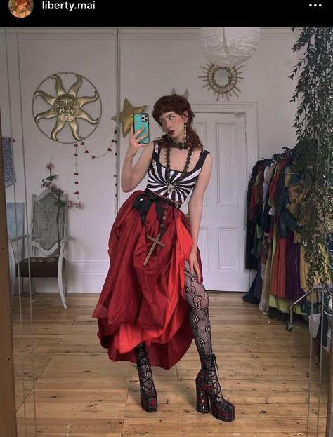 Liberty Mai, Zodiac Outfits, Circus Outfits, Lemon Demon, Diy Vetement, Fashion Vibes, Outfits Girl, Vermouth, Mode Inspo