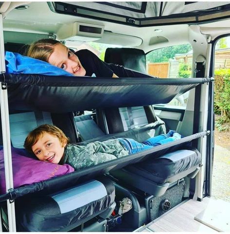 Van Hammock, Renault Master Camper, Astuces Camping-car, Class B Motorhomes, Bed Sleeping, Build Design, Class C Motorhomes, Diy Camper Remodel, Campervan Life