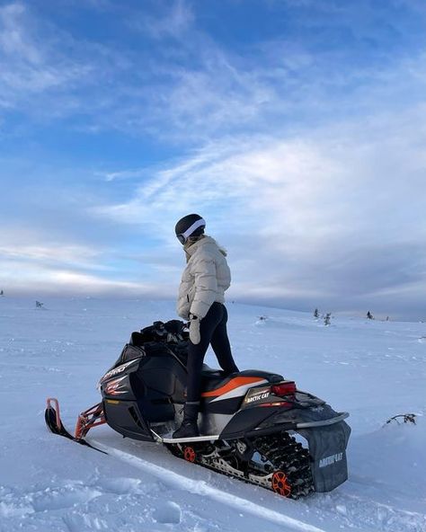 I D A M A R K E R T on Instagram: "Last pic is my fav 🛷" Girl Hobbies, Snow Mobile, Snow Board, Trip Aesthetic, Iceland Trip, Ski Holiday, Winter Trip, I Love Snow, Snow Trip