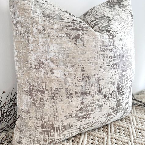 Meet The Greige Eleanor 😍. Wow, she's another stunner! Her luxurious textured champagne fabric really is quite special.. Like all our luxury cushions, she comes with a choice of luxury plump feather cushion inserts, or without. Go on...she'd make a stunning addition to your lovely home 🔥 Available to order online at www.thecouturecushion.com #cushionset #couturecushion #luxurycushion #bespokecushion #softfurnishings #interiorstyling #interiordesign #homeaccessories #homeinspo #interiors #... Champagne Colour, Set Bed, Luxury Cushions, Black Cushions, White Cushions, Grey Cushions, Cushion Inserts, Bed Set, Champagne Color