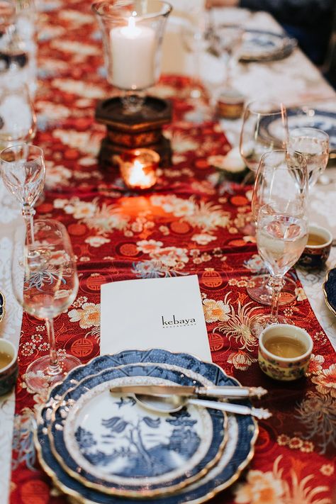 Chinese Wedding Table Setting, Chinese Inspired Wedding, Old Shanghai Wedding, Asian Wedding Themes, Modern Chinese Wedding, Asian Wedding Decor, Chinese Wedding Decor, Asian Inspired Wedding, Wedding Notebook