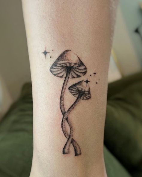 Kristen Best on Instagram: “Little mushrooms hugging forever on @wonderfall 💖 #handpoked” Mushroom Tattoo Ideas, Collarbone Tattoos, Flash Tats, Mushroom Tattoo, Tattoos For Men And Women, Funky Tattoos, Tattoo Techniques, Mushroom Tattoos, Tattoo Apprentice