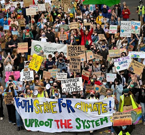 Friday For Future, Climate Protest, Fridays For Future, Textiles Ideas, Planet Drawing, Global Summit, World Hunger, Greta Thunberg, Kid N Teenagers