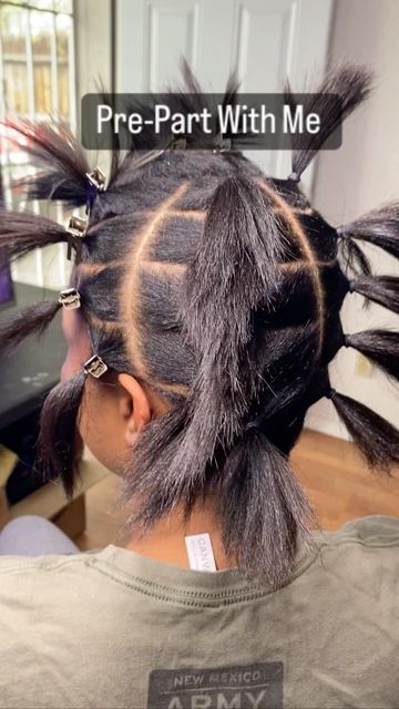 Preparing Hair For Box Braids, Knotless Pre Parting, Preparting Small Braids, Braiding Room Set Up, Pre Parting For Box Braids, Braiding Parts Layout, Brick Parting Box Braids, Box Braid Parts, Pre Parting For Knotless Braids