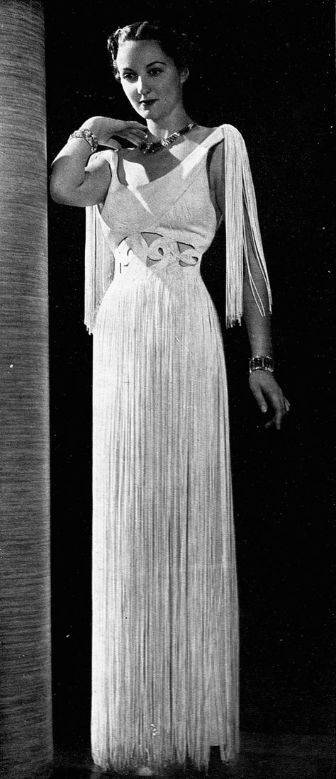 1920s Evening Gowns, 1930s Glamour, 1930s Fashion Dresses, 1930s Gown, 40's Fashion, Vintage Fashion 1930s, Madeleine Vionnet, Vintage Evening Gowns, 1930's Fashion