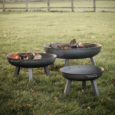 Fire Pit Stand, Rustic Fire Pits, Cotswold Villages, Pouf Design, Metal Fire Pit, Log Store, Wood Fuel, Steel Fire Pit, Fire Bowls