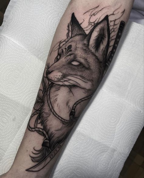 Fox Forearm Tattoo Women, Fox Tattoos Men, Fox Shoulder Tattoo, Blackwork Fox Tattoo, Fox Tattoo Forearm, Creepy Fox Tattoo, Fox Forearm Tattoo, Kitsune Irezumi, Fox Face Tattoo