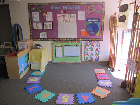 circle time Circle Time Sitting Ideas For Preschool, Circle Time Area Preschool, Preschool Circle Time Area, Circle Time Seating Ideas Preschool, Classroom Circle Time Area, Circle Time Area Set Up, Circle Time Ideas For Preschool Display, Circle Time Ideas For Preschool Board, Circle Time Seating