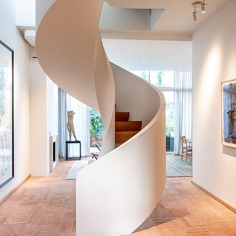 Spiral Stairs Design, Stairways To Heaven, Treads And Risers, Escalier Design, Spiral Staircases, Hallway Stairs, Sea House, Curved Staircase, Spiral Stairs