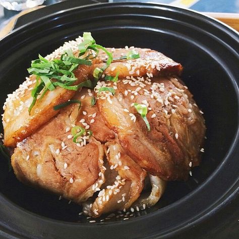 Chashu Don, Food Illustrations, Japanese Food, Tasty Dishes, Asian Recipes, Lunch Box, Meat