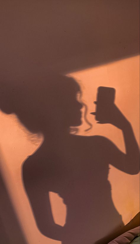 #shadow #silhouette #sunset #darkfemme #darkfeminineenergy #aesthetic #womanshadow #darkacademia #curls #messybun Darkfeminineenergy Aesthetic, Silhouette Sunset, Shadow Silhouette, Selfie Ideas, Feminine Energy, Messy Bun, Dark Academia, Collage, Pins