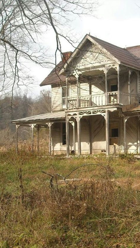 "Victorian Farmhouse - This home was really something in its day. What a renovation project this would be!" Mabel Podcast, Rural Gothic, Abandoned Mansion For Sale, Mansion Homes, Tim Riggins, Old Abandoned Houses, Victorian Farmhouse, In The Middle Of Nowhere, Abandoned House