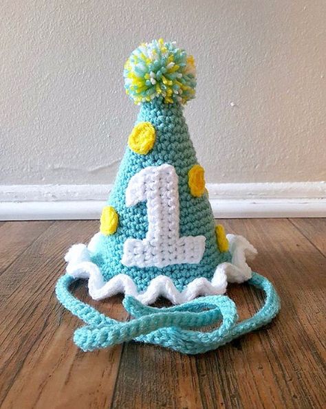 1st Birthday Boy Gifts, Baby Birthday Hat, Birthday Crochet, 1st Birthday Hats, Handmade Photography, New Year's Party, Hat Cake, Baby Hat Patterns, Birthday Party Hats