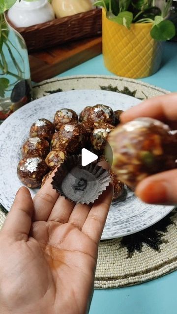 Dates Ladoo Recipe, Dry Fruits Ladoo Recipe, Laddoo Recipe, Coconut Powder, Ladoo Recipe, Fruit Roll, Dry Fruit, Dry Fruits, Energy Bites