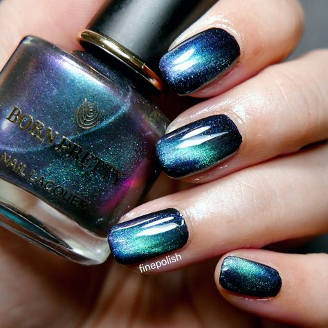 Galaxy Nails Designs, Aurora Borealis Nails, Northern Lights Nails, Magnetic Polish, Magnetic Nail Polish, Aurora Nails, Nails Inspired, Light Nails, Eye Nails