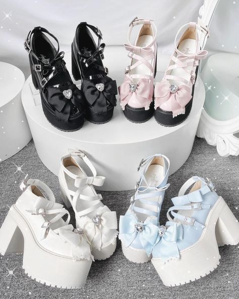 👀Jirai Kei platform high heels with rhinestone and bowknot design. 🛒Price: $56.97 👉Search 'TRAST-284' on devilinspired.com #devilinspired #jiraikeifashion #jiraikei #kawaii #platform Jirai Kei Aesthetic Wallpaper, Jira Kei, Jirai Kei Shoes, Jirai Kei Blue, White Jirai Kei, Platform High Heels, J Fashion, Gothic Lolita, Thigh Highs