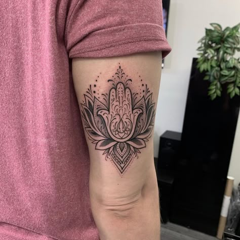 Colored Lotus Tattoo, Hasma Tattoo, Mandala Arm Tattoo, Dotwork Tattoo Mandala, Lotusblume Tattoo, Hamsa Tattoo Design, Hamsa Hand Tattoo, Faith Tattoo On Wrist, Maching Tattoos