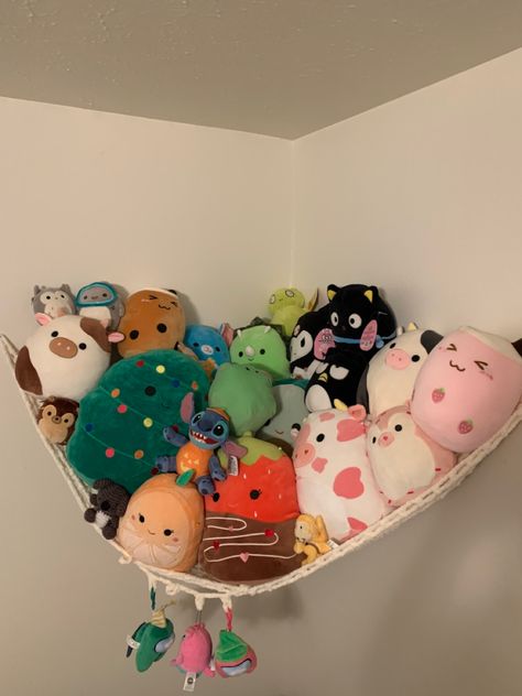 Squishmallow Net Storage, Squishmellow Organization, Squishmallow Holder, Squishmallow Net, Squishmallow Storage, College Living Room Ideas, Squishmallow Collection, College Living Rooms, Squish Mallows