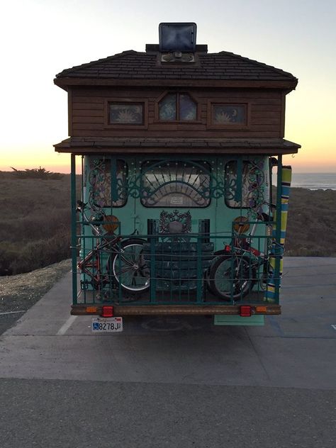 Wowza. CA bus School Bus Tiny House, School Bus House, Converted Bus, Wooden Cladding, Bus Living, Bus House, Campervan Life, Hippie Homes, Van Life Diy