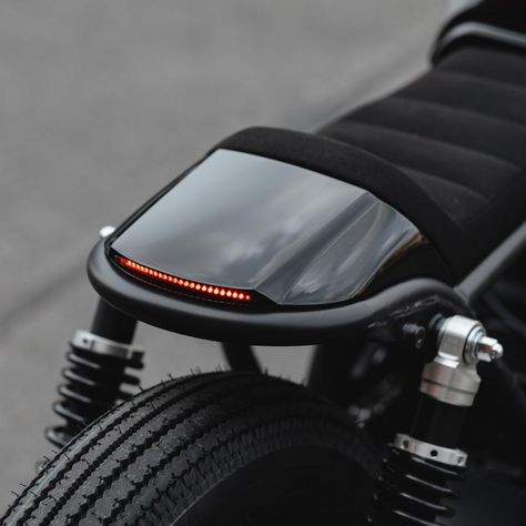 Hookie Co, Cb 450 Cafe Racer, Motor Cafe Racer, Street Fighter Motorcycle, Cb 450, Cafe Racer Seat, Suzuki Cafe Racer, Triumph Cafe Racer, Cafe Racer Design