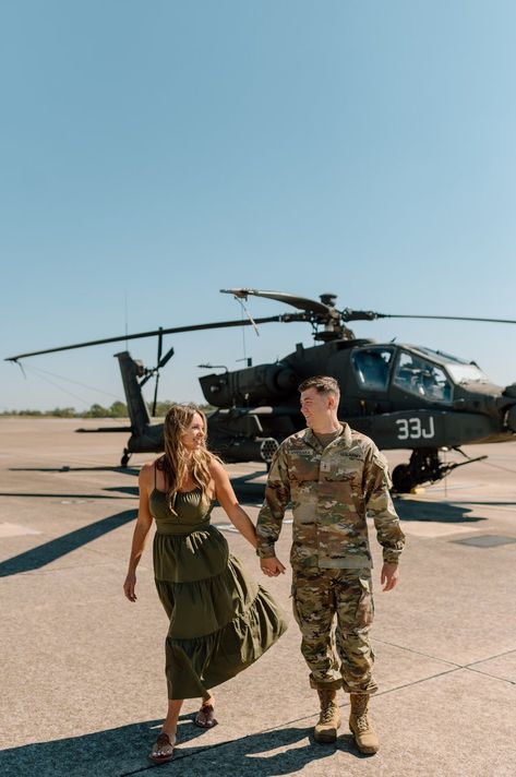 What to Wear During Army Flight Graduation Week — Ellenberg & Co. Army Family Pictures, Army Graduation Outfit, Army Photoshoot, Army Service Uniform, Army Pilot, Boyfriend Graduation, Military Couple, Army Couple Pictures, Flight School