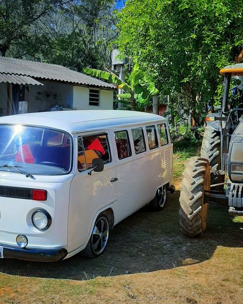 Kombi Hippie, Travel Brazil, Rat Look, Kombi Home, Vw Aircooled, Volkswagen Beetle, Vw Bus, Old Cars, Van Life