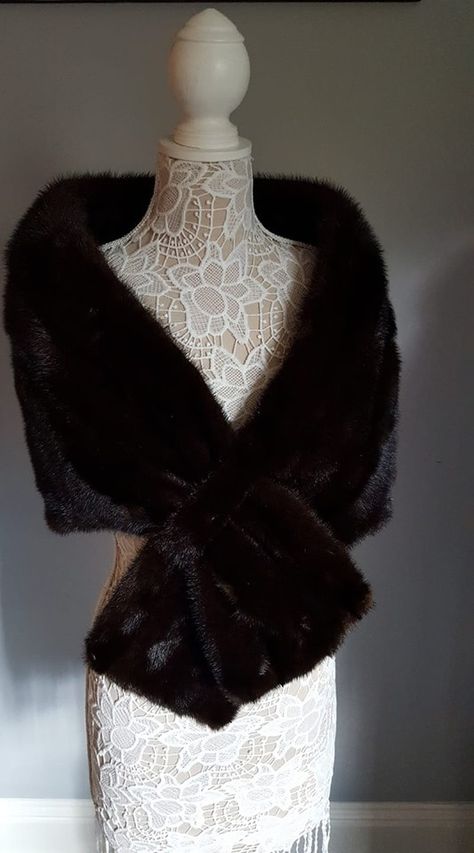 Winter Wedding Fur Shawl, Vintage Fur Shawl, Fur Stole Wedding, Winter Wedding Fur, Fur Shawl Wedding, Vintage Fur Stole, Fur Design, Bridal Fur, Wedding Fur