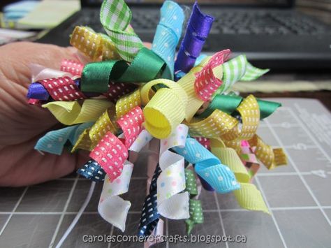 Carole's Corner of Crafts: Craft - How to Make Korker Ribbon Korker Ribbon, Diy Ribbon, Ribbon Hair, Diy Hair Bows, Craft Time, Diy Hair, Bow Clips, Ribbon Bow, Rag Doll